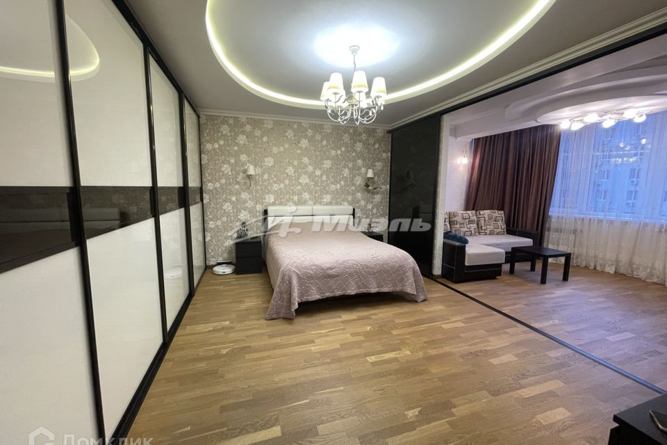 Продаётся 1-комнатная квартира, 57.6 м²
