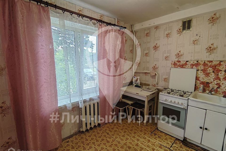 Продаётся 3-комнатная квартира, 58.3 м²