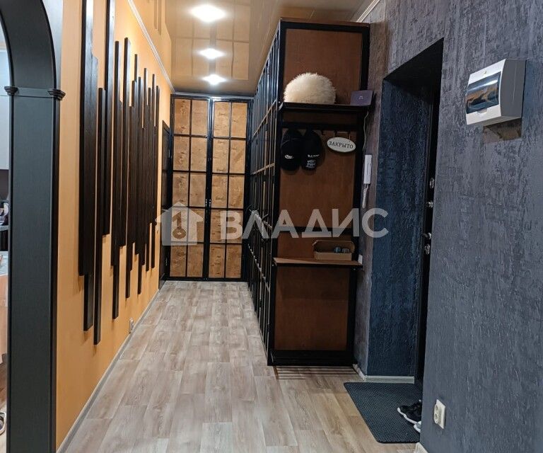Продаётся 1-комнатная квартира, 56.8 м²