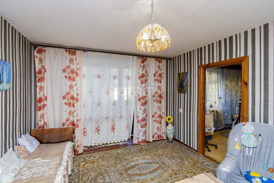 Продаётся 4-комнатная квартира, 64.7 м²