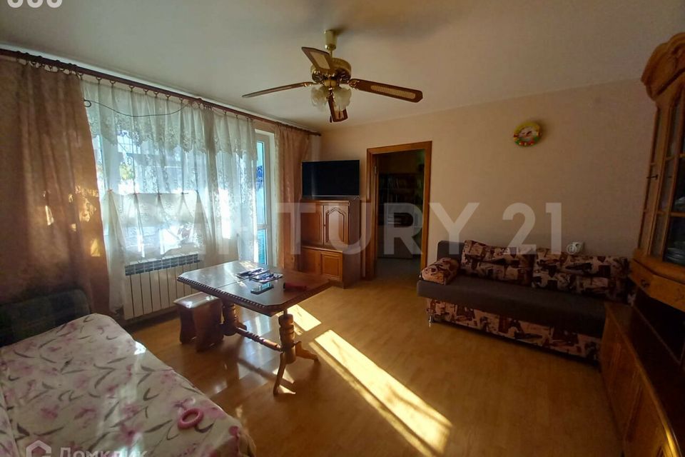 Продаётся 4-комнатная квартира, 70.4 м²