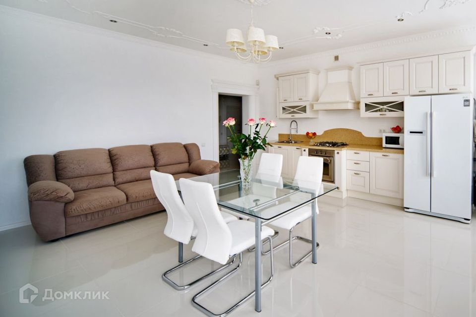 Продаётся 3-комнатная квартира, 90 м²