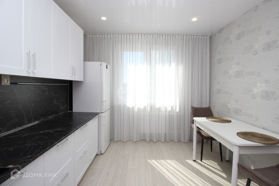Продаётся 1-комнатная квартира, 41.7 м²