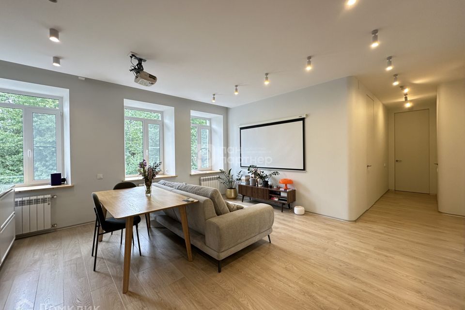 Продаётся 2-комнатная квартира, 84 м²