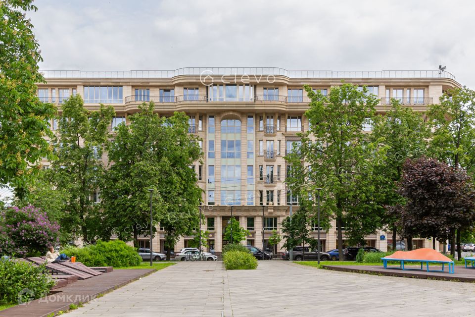 Продаётся 1-комнатная квартира, 57 м²