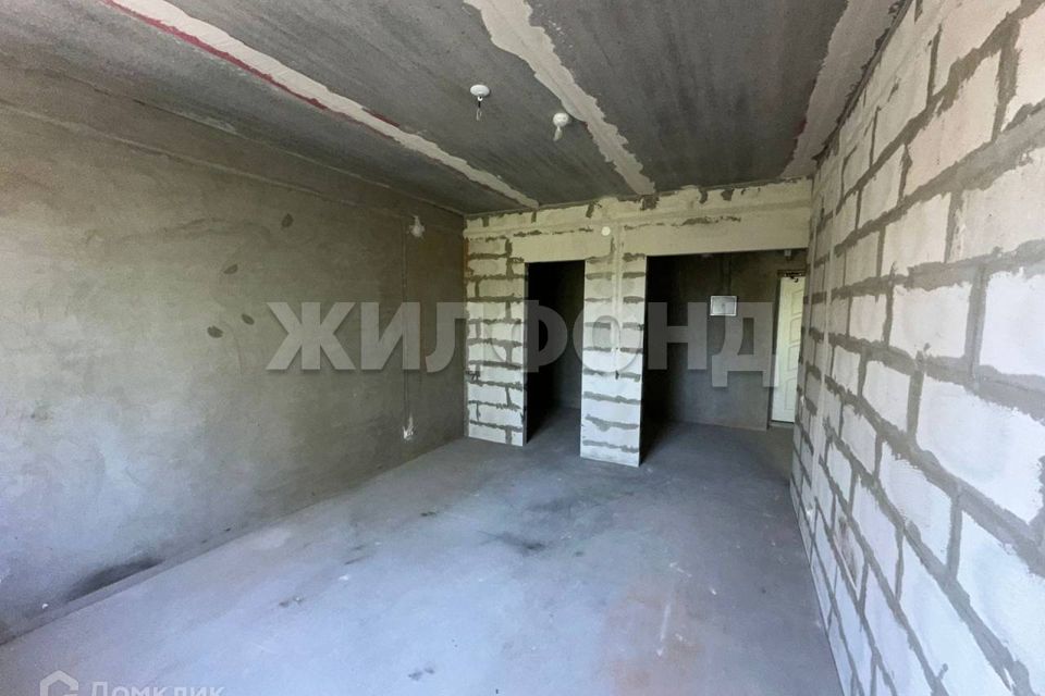 Продаётся 1-комнатная квартира, 42.3 м²