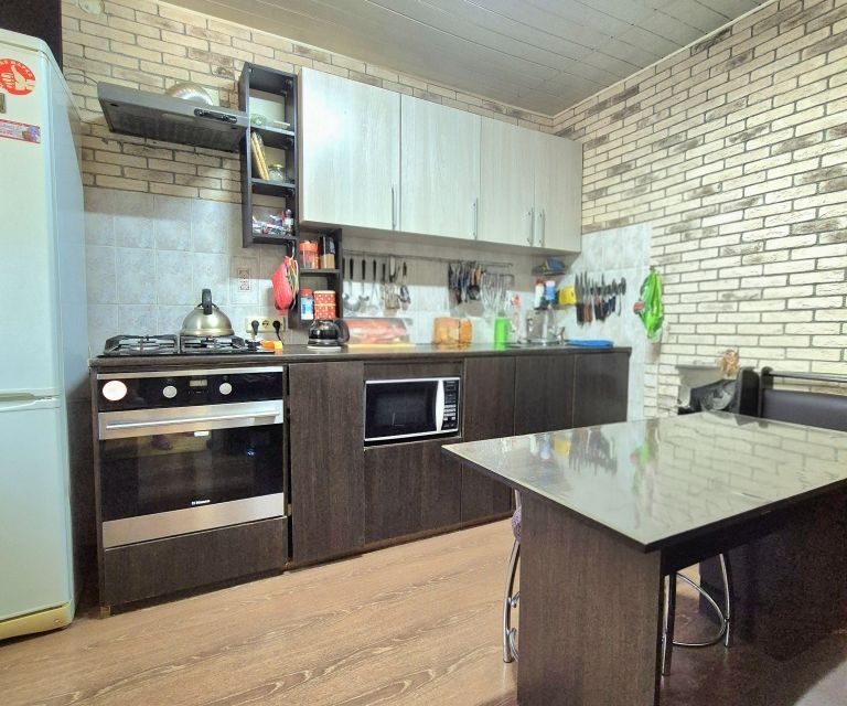 Продаётся 5-комнатная квартира, 90 м²