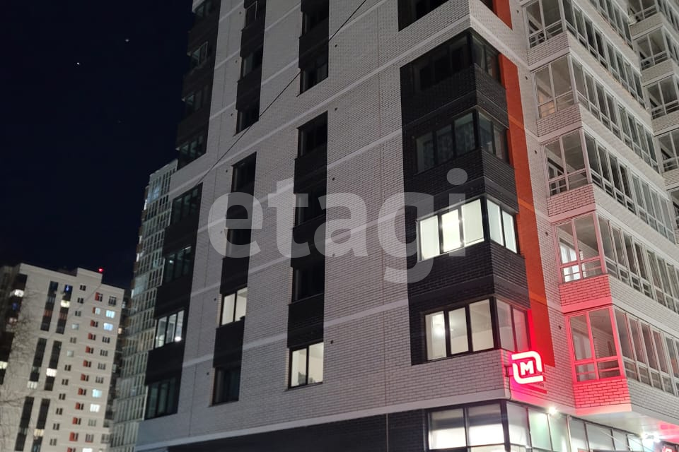 Продаётся 1-комнатная квартира, 42 м²