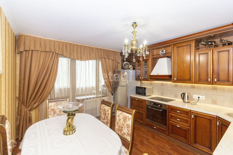 Продаётся 4-комнатная квартира, 109 м²