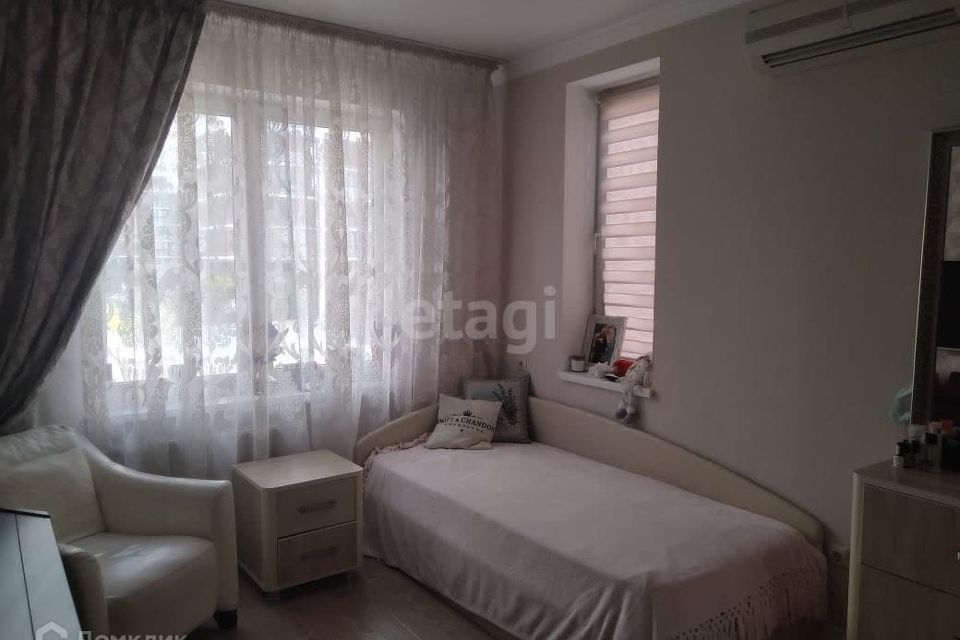 Продаётся 3-комнатная квартира, 63.8 м²