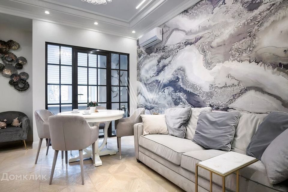 Сдаётся 4-комнатная квартира, 100 м²