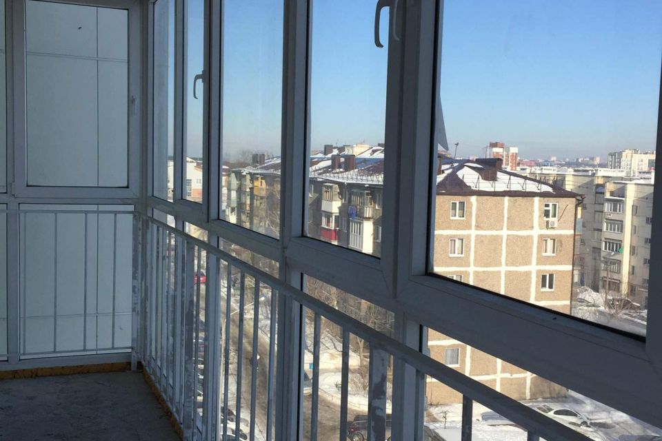 Продаётся 4-комнатная квартира, 127 м²