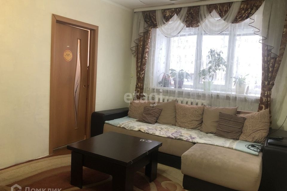 Продаётся 4-комнатная квартира, 60 м²