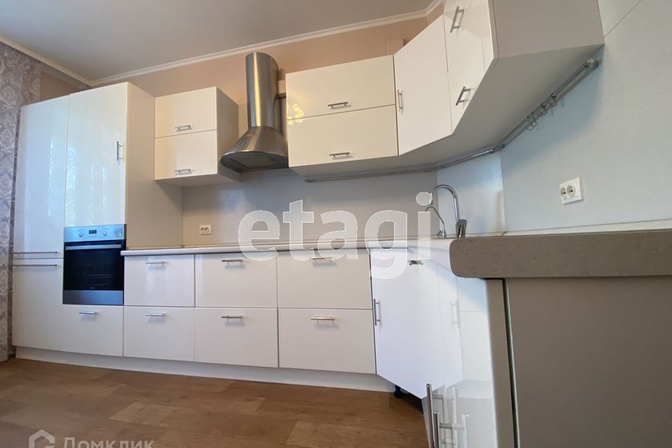 Сдаётся 2-комнатная квартира, 70 м²