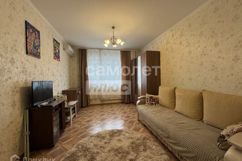 Продаётся 1-комнатная квартира, 42 м²