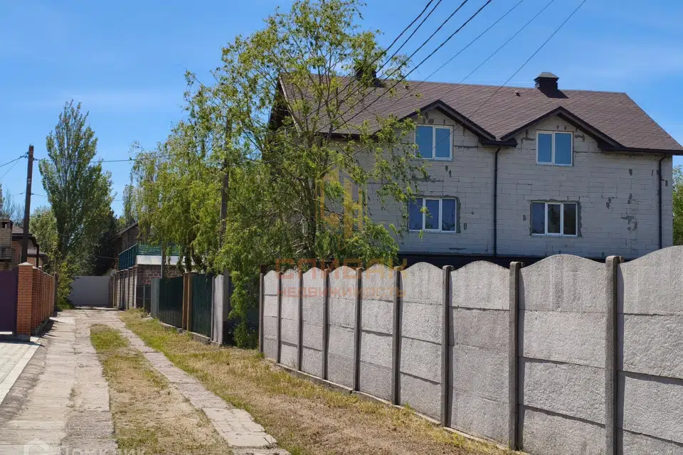 Продаётся 3-этажный дом, 306.6 м²