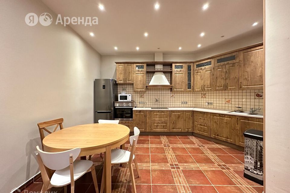 Сдаётся 2-комнатная квартира, 65 м²