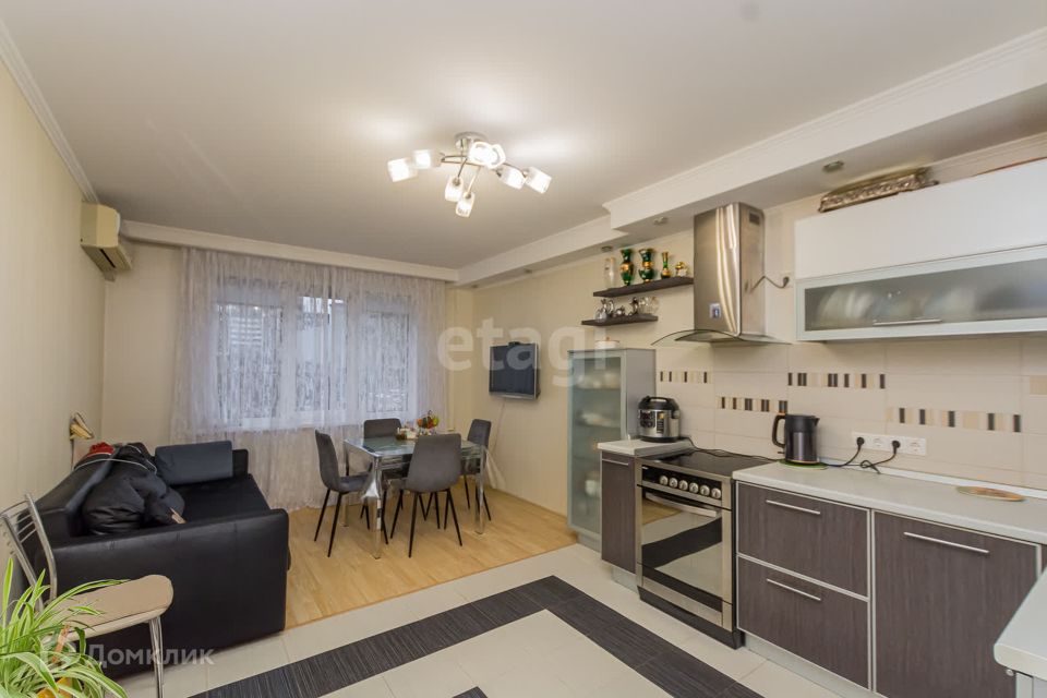 Продаётся 3-комнатная квартира, 94 м²