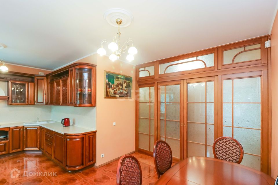 Продаётся 3-комнатная квартира, 122.1 м²