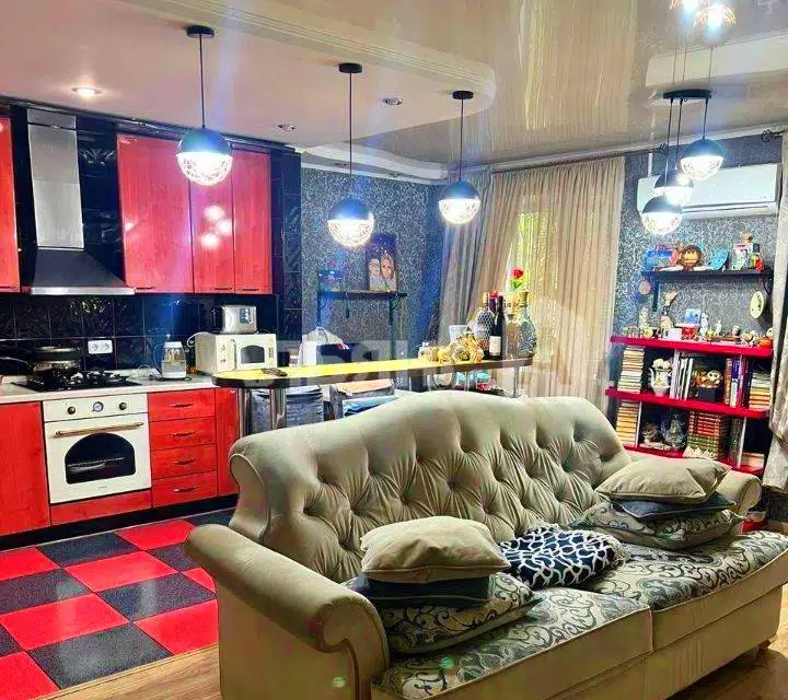 Продаётся 4-комнатная квартира, 120.7 м²