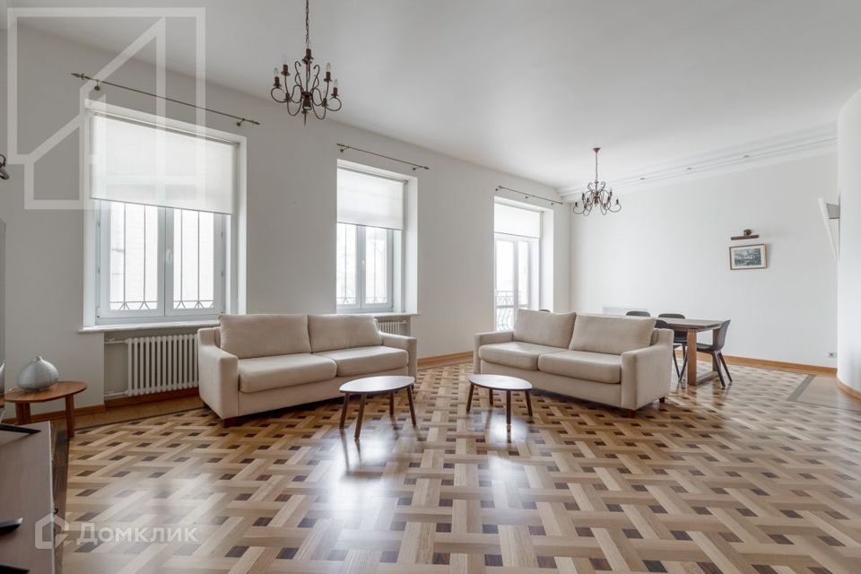 Сдаётся 4-комнатная квартира, 150 м²