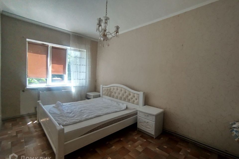 Продаётся 2-этажный дом, 205 м²