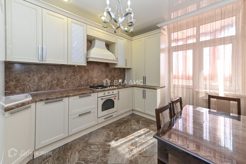 Продаётся 2-комнатная квартира, 65 м²