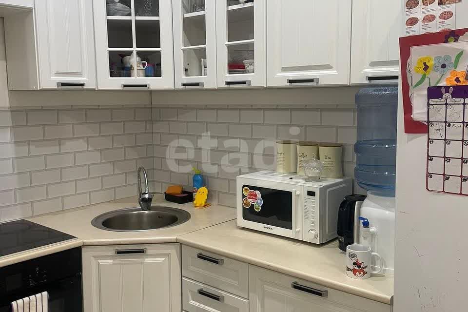 Продаётся 1-комнатная квартира, 42.9 м²