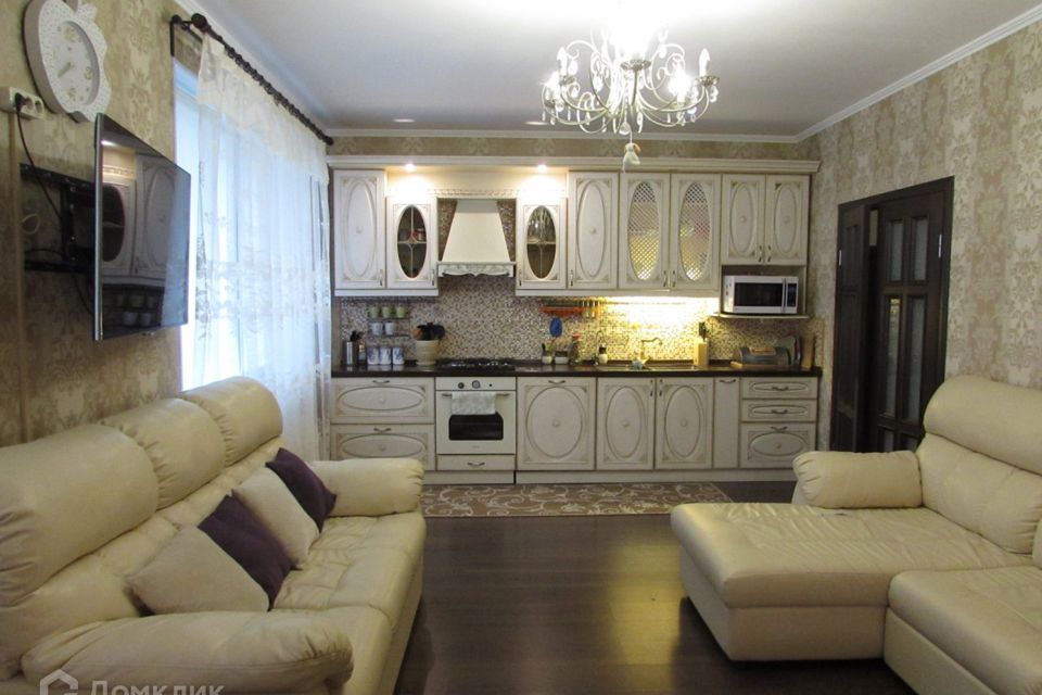 Продаётся 3-комнатная квартира, 102 м²