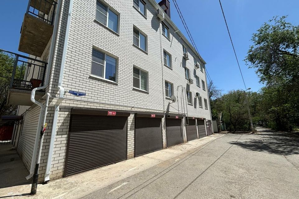 Продаётся 4-комнатная квартира, 81.7 м²