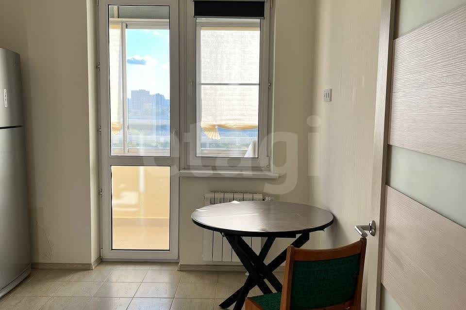 Продаётся 1-комнатная квартира, 39.7 м²
