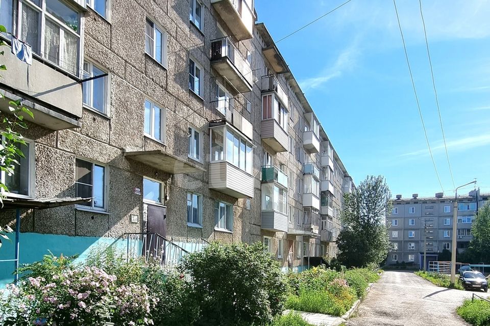 Продаётся 4-комнатная квартира, 64 м²
