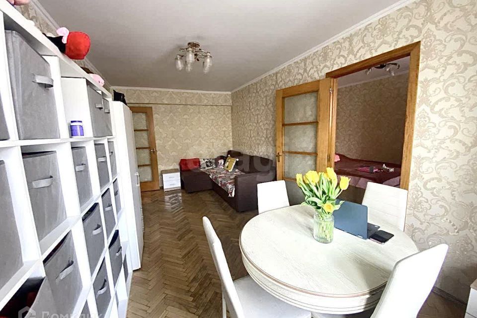 Продаётся 2-комнатная квартира, 42.4 м²
