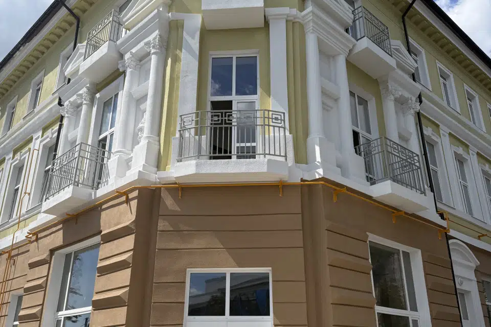 Сдаётся торговое помещение, 180.4 м²