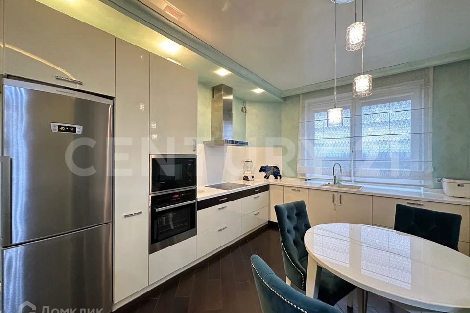 Продаётся 2-комнатная квартира, 82 м²