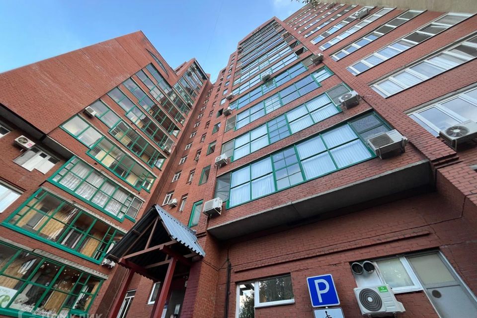 Продаётся 3-комнатная квартира, 116 м²