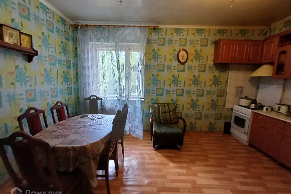 Продаётся 3-комнатная квартира, 128.3 м²
