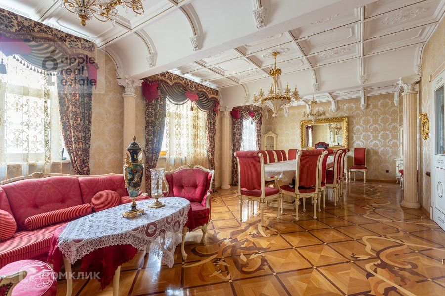 Сдаётся 4-комнатная квартира, 245 м²