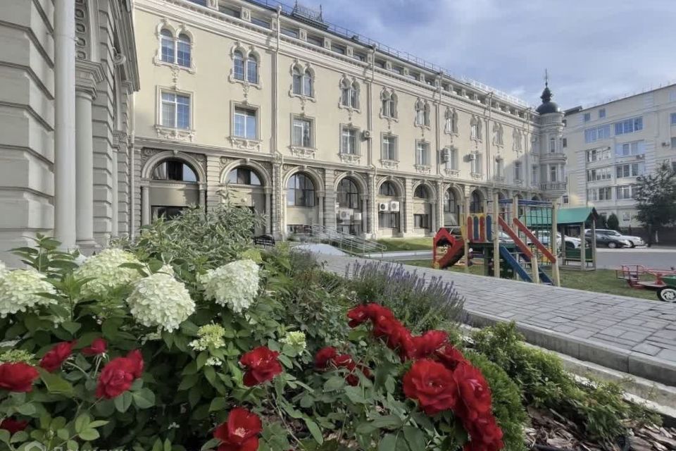 Продаётся 6-комнатная квартира, 316.8 м²