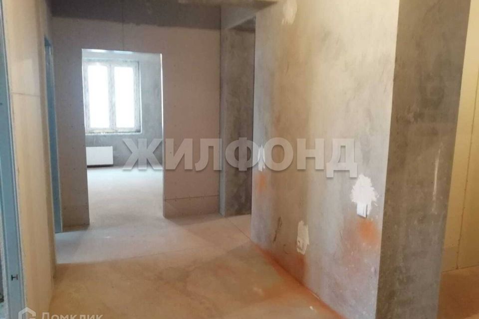 Продаётся 4-комнатная квартира, 101 м²