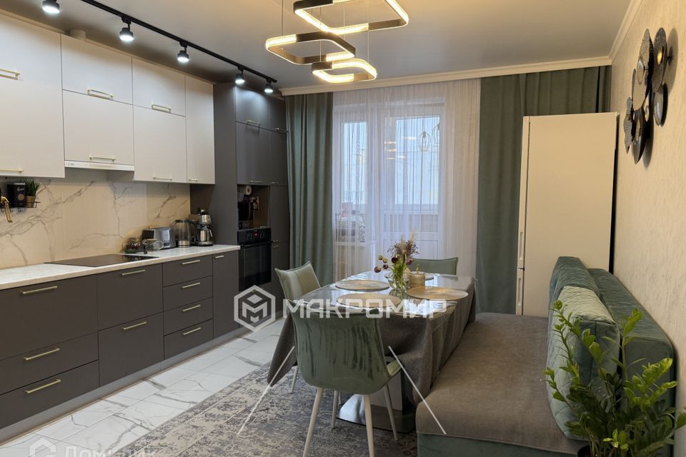 Продаётся 3-комнатная квартира, 100.7 м²