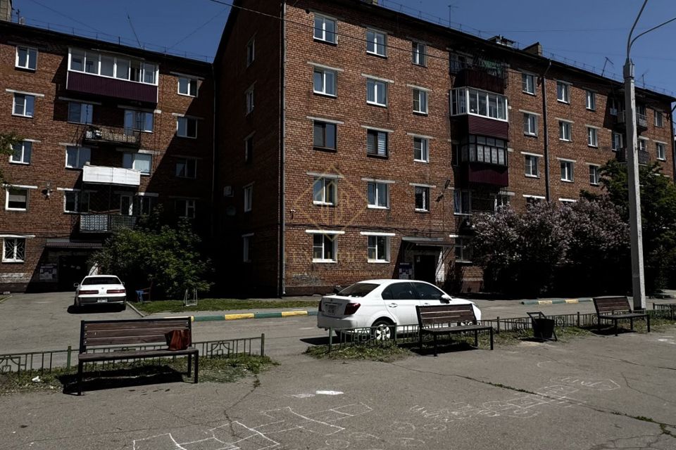 Продаётся 4-комнатная квартира, 76 м²