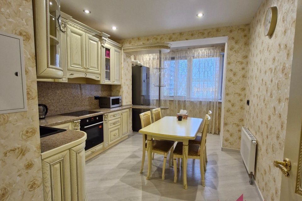 Сдаётся 2-комнатная квартира, 62.7 м²