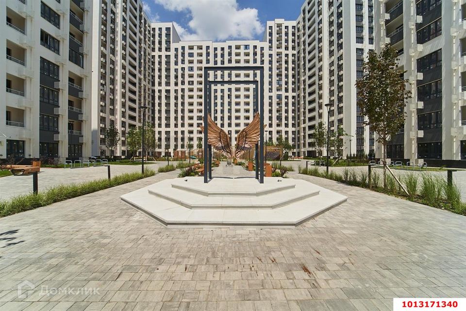 Продаётся 1-комнатная квартира, 49.6 м²