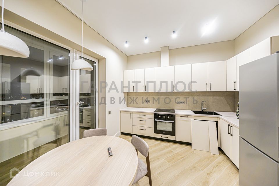Сдаётся 2-комнатная квартира, 76 м²
