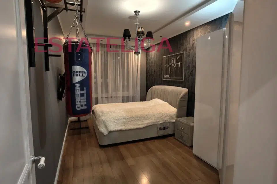 Продаётся 2-комнатная квартира, 65 м²