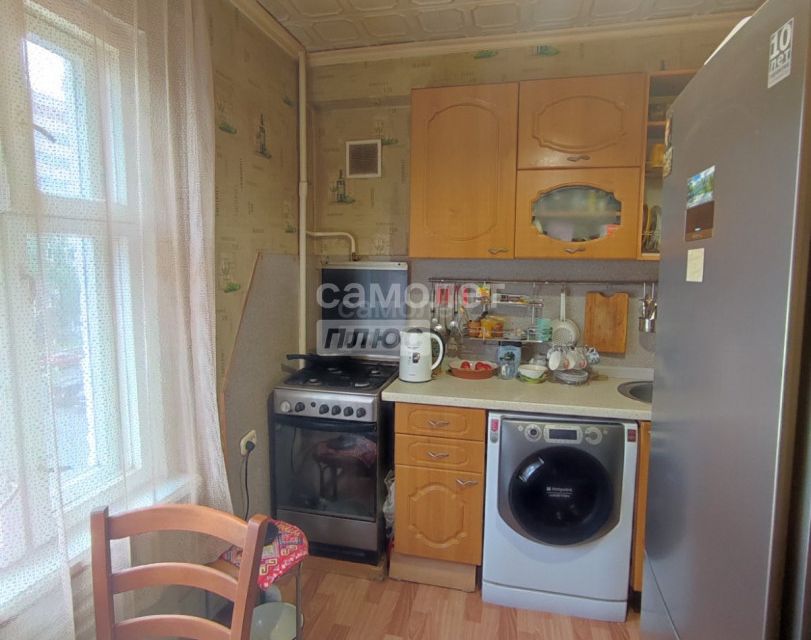 Продаётся 4-комнатная квартира, 69.6 м²