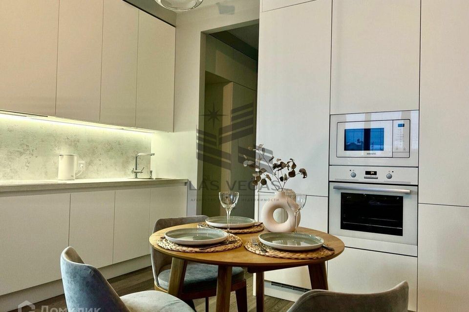 Сдаётся 2-комнатная квартира, 80 м²