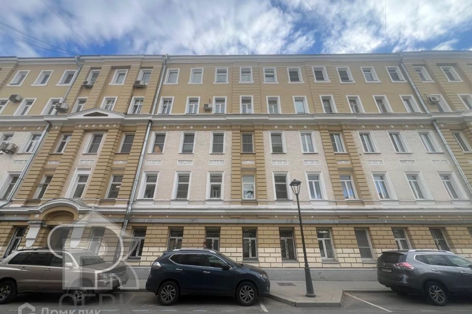 Продаётся 2-комнатная квартира, 65.4 м²