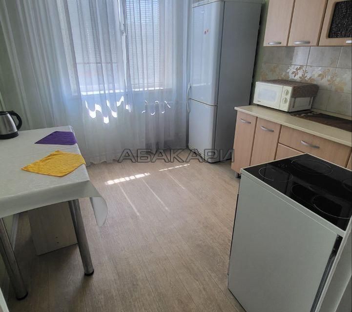 Сдаётся 1-комнатная квартира, 42 м²